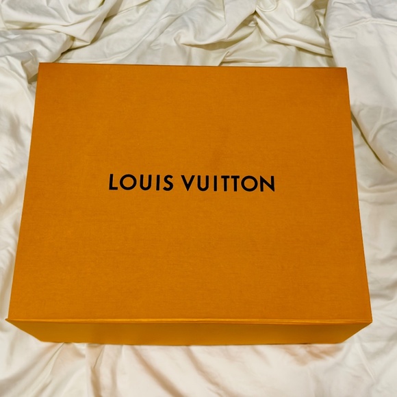 Louis Vuitton Monogram Artsy MM Bag - Picture 1 of 9